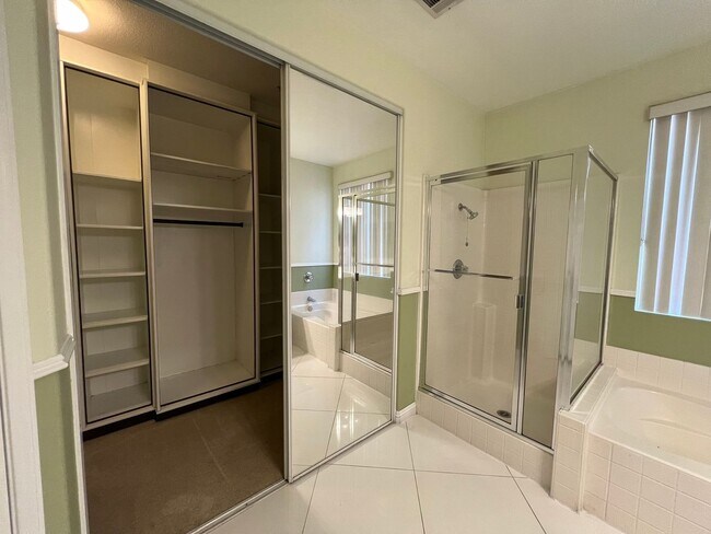 Building Photo - 13539 Whipple St