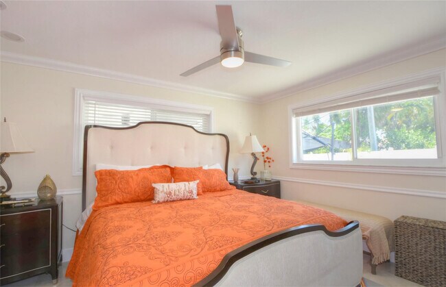 Building Photo - 2228 SE 10th St