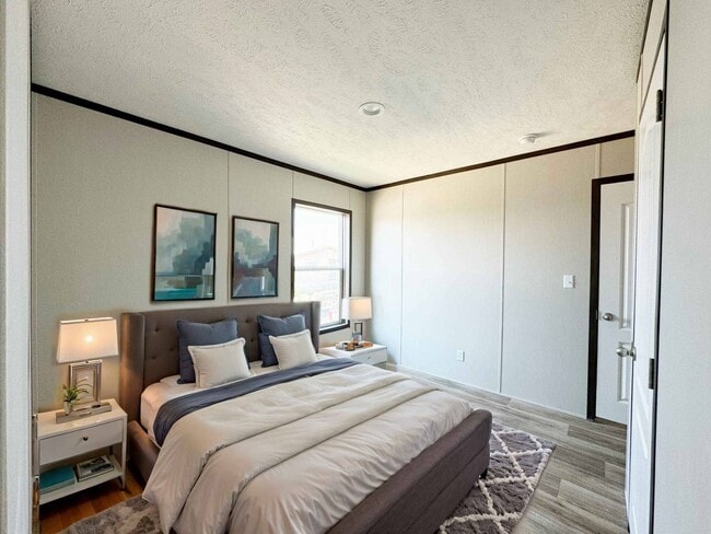 Building Photo - 1800 Oak Grove Rd E