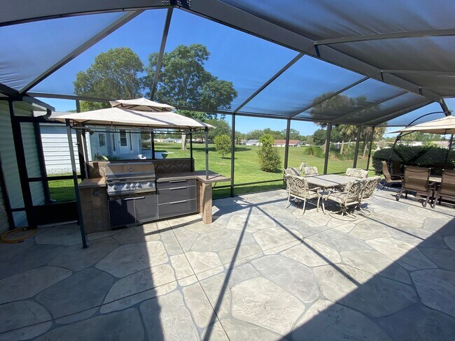 Building Photo - Spectacular Fully Furnished SEASONAL Home with Golf Course views and pool*