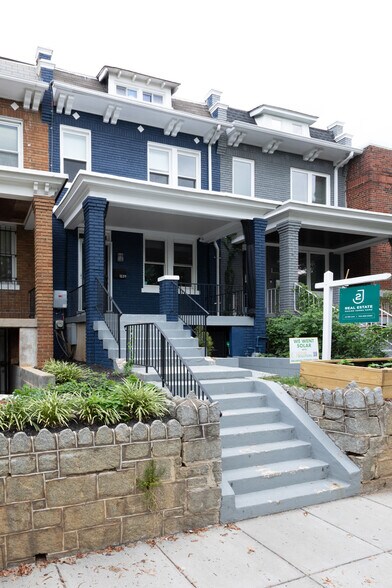 Building Photo - 1234 Owen Pl NE