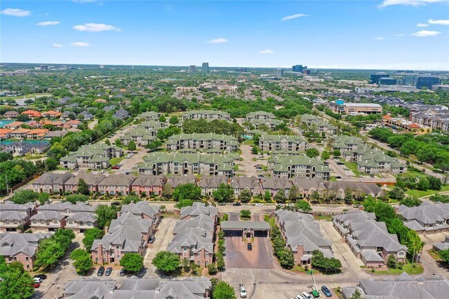 Building Photo - 13611 Brookbluff Ln