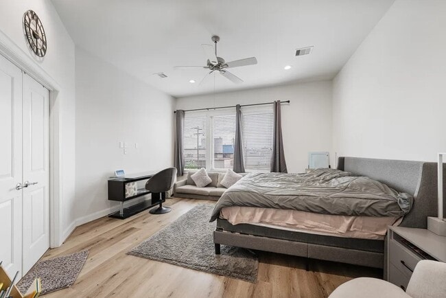 Building Photo - 3022 Maxroy St