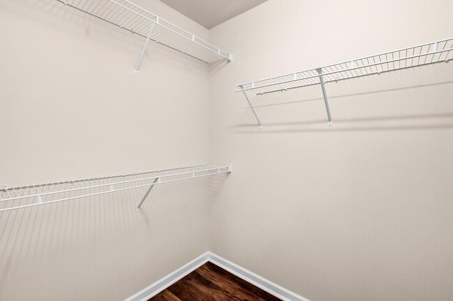 Building Photo - 2937 Westbury Ct