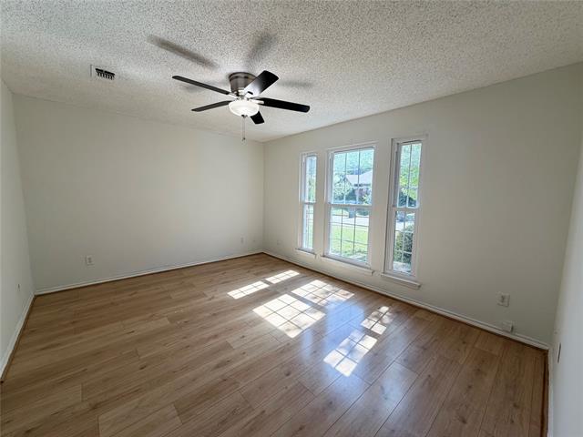 Building Photo - 805 Hillbrooke Dr