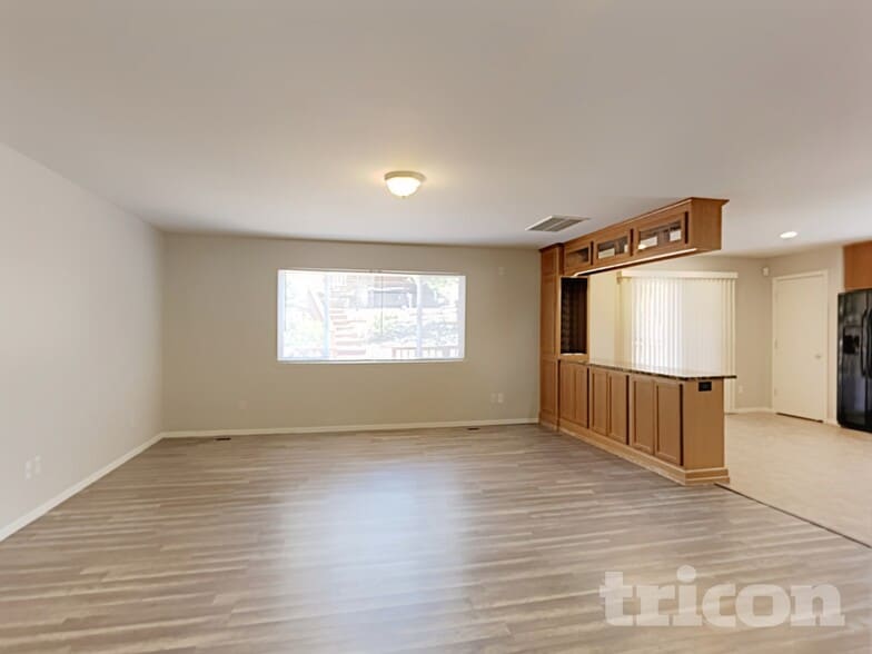 Building Photo - 8700 Winding Creek Dr