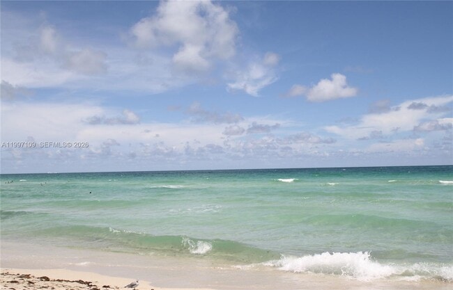 Building Photo - 1620 West Ave