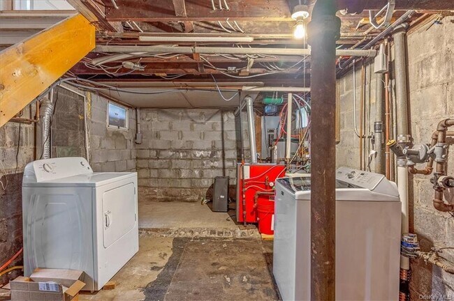 Building Photo - 21 Lenox Ave