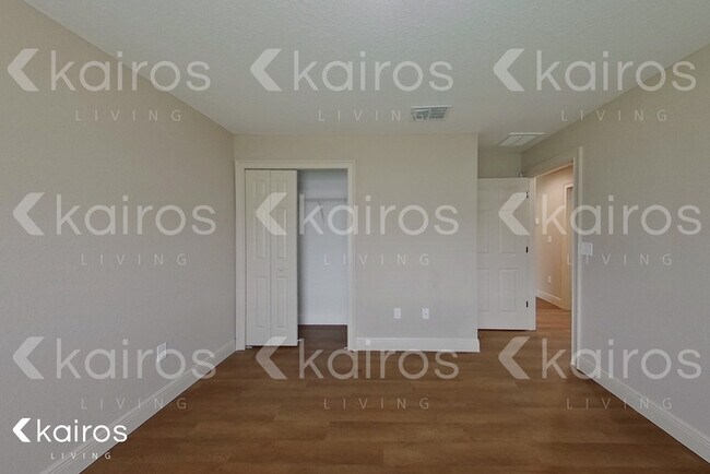 Building Photo - 14310 SW 28th Ave