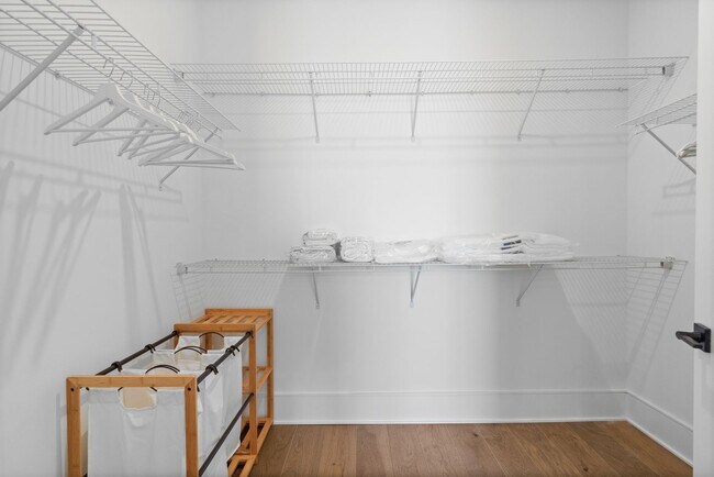 Building Photo - Premier Penthouse Suite at Seven 88 West Midtown-