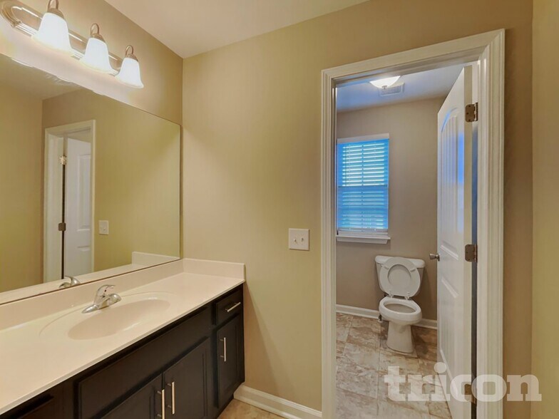 Building Photo - 1080 Paddock Park Cir