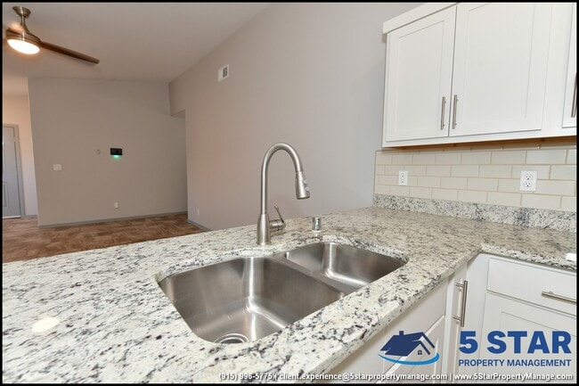 Building Photo - 13744 Flora Vista Ave