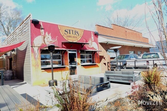 Building Photo - 3205 N Davidson St