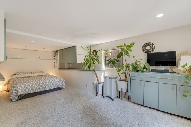 Building Photo - Boulder Creek Sanctuary! 50% off 1st months rent!