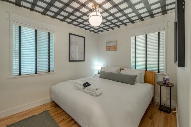 Building Photo - 3045 S 1640 E