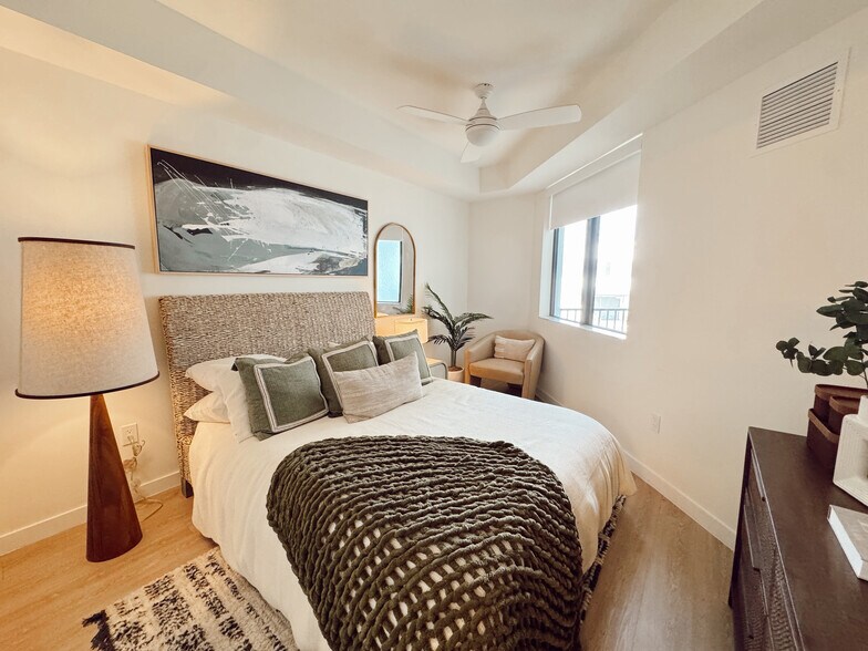 Building Photo - 19695 NE 23rd Ct