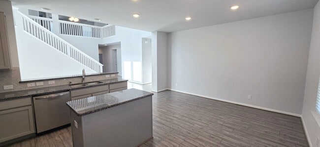 Building Photo - 10050 Pine Valley Ct