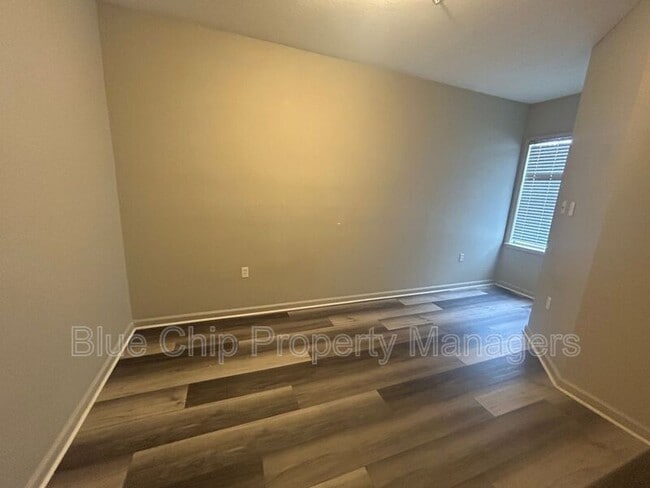 Building Photo - 14200 Avalon Rd