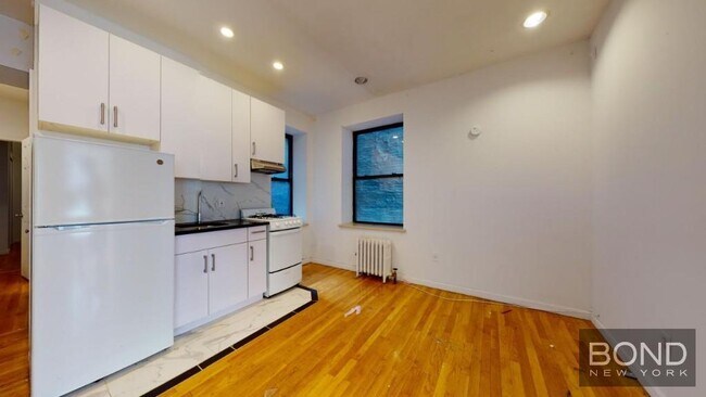 Building Photo - 104 Second Avenue