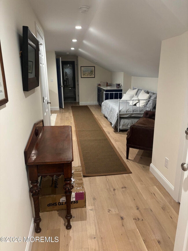 Building Photo - 802 7th Ave