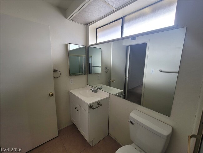 Building Photo - 4760 Woodridge Rd