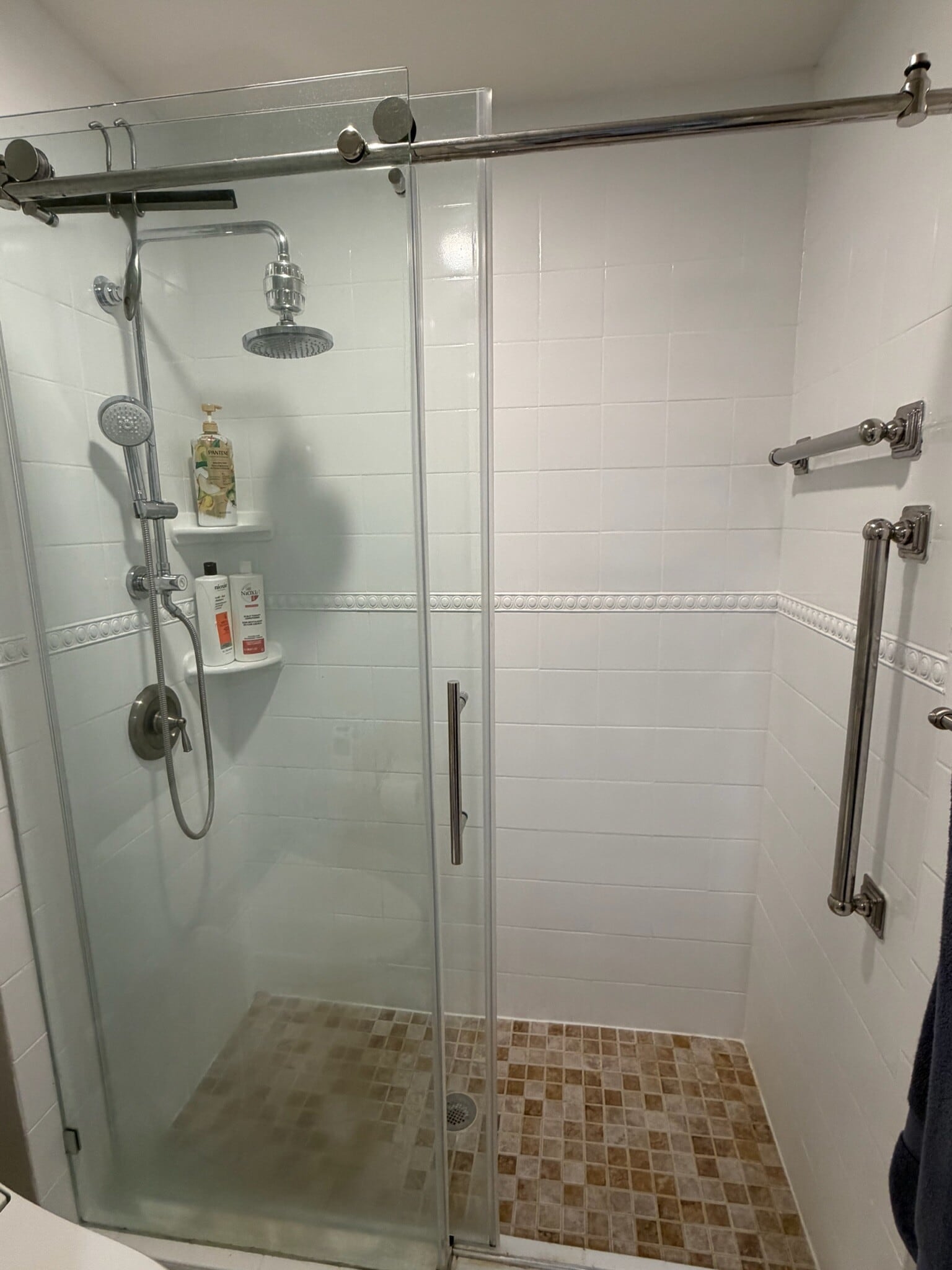 Building Photo - 7602 Lakeside Village Dr