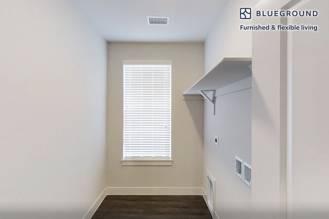 Building Photo - 13195 W Progress Cir