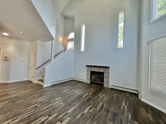 Building Photo - 3 Bed, 3 Bath Townhome in Fort Collins!