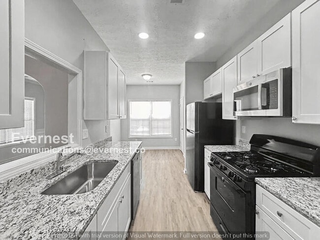 Building Photo - 3 Bed/2 Bath Home with Garage / Pet-Friendly / Available Now!