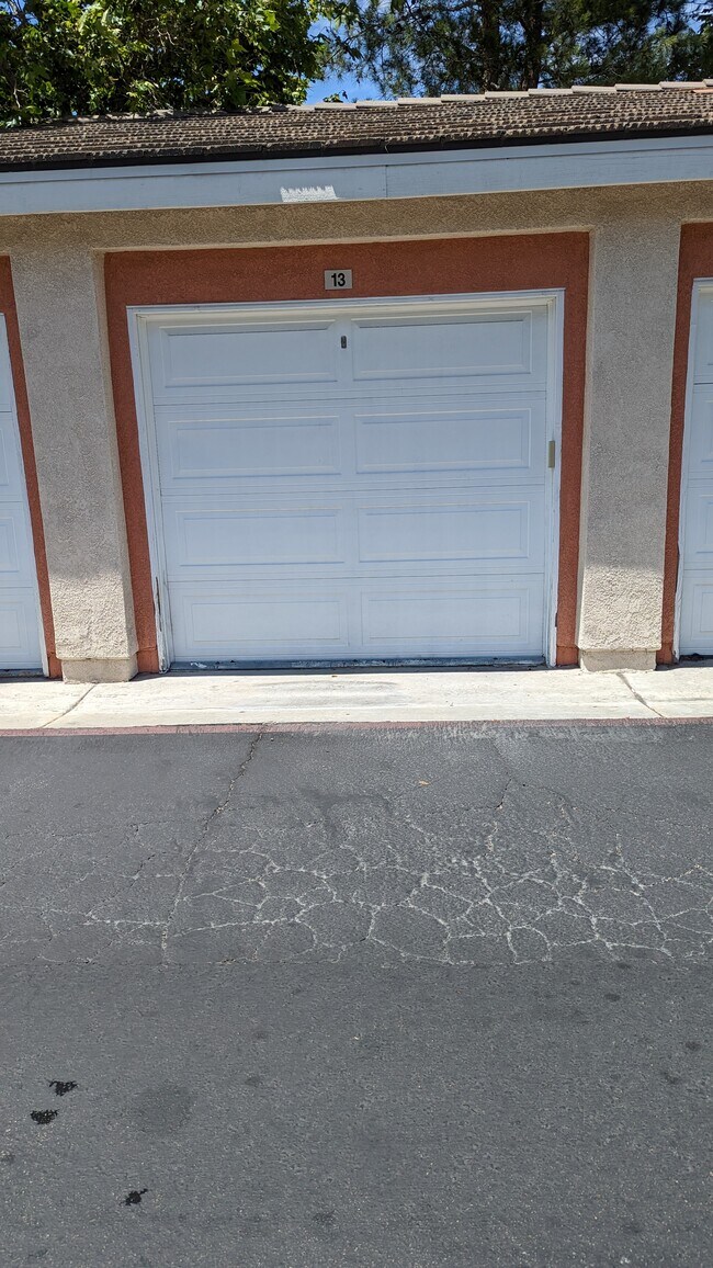 Single-Car Garage - 31230 Taylor Ln