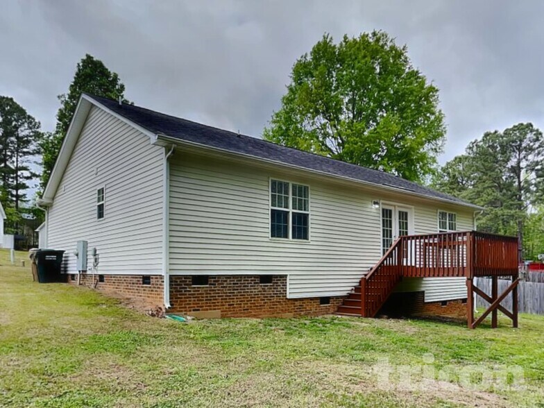 Building Photo - 1209 Woodbriar St
