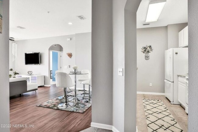 Building Photo - 3 bedroom in Jacksonville FL 32256
