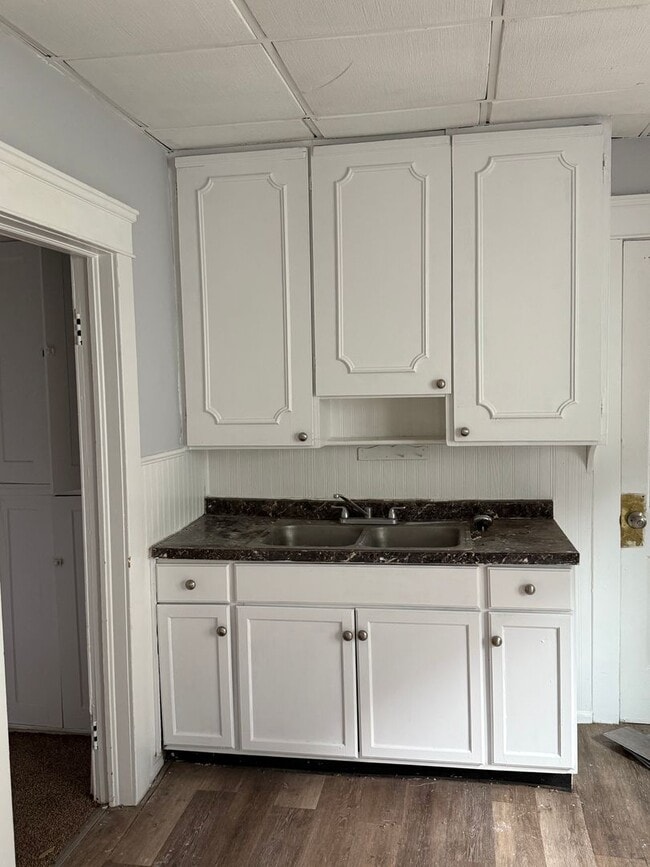 Building Photo - 3bd Single Broadway/Harvard Cash Pay/Section 8