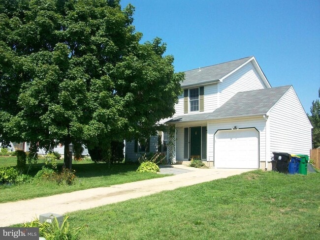 Building Photo - 210 Royal Grant Way