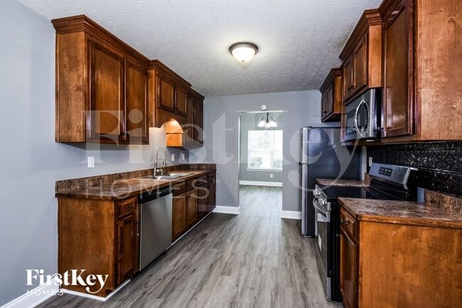 Building Photo - 5488 Latham Manor Dr