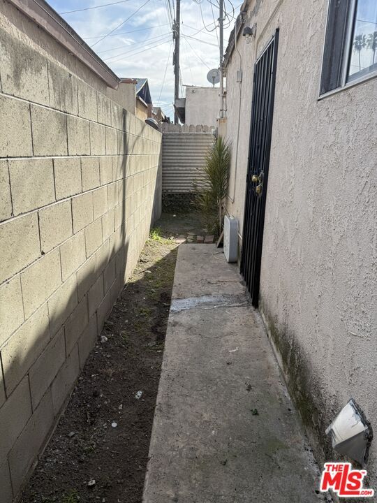 Building Photo - 5042 Ferndale St