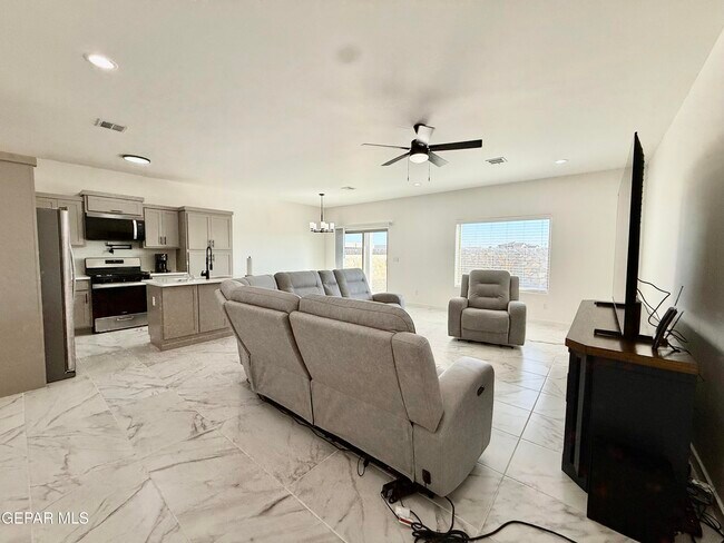 Building Photo - 15052 DESTINATION