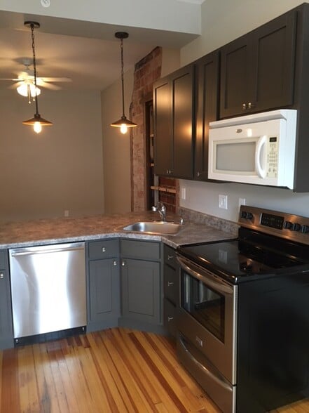 Kitchen looking into living room - 219 5th St