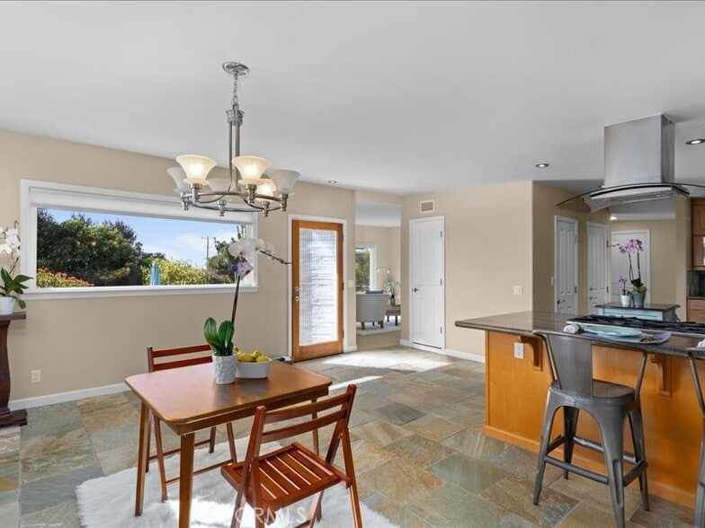 Building Photo - 735 Cabrillo Pl