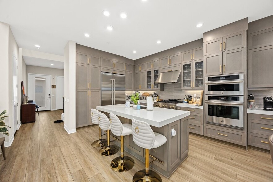 Building Photo - 478 Sycamore Dr