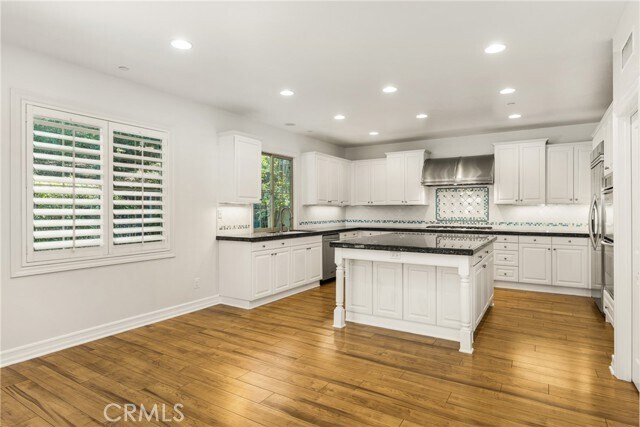 Building Photo - 38 Via Cartama