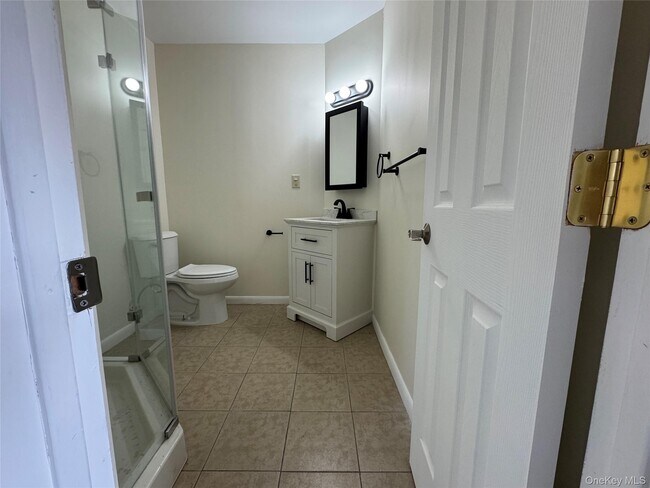 Building Photo - 47 Tinker St