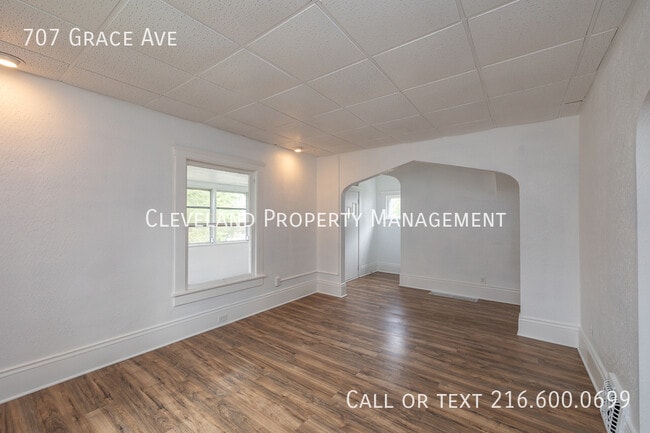 Building Photo - 707 Grace Ave