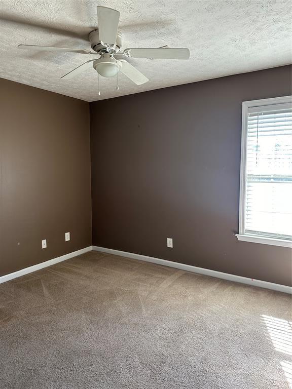 Building Photo - 40 Pin Oak Dr