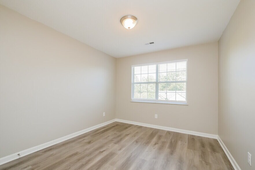 Building Photo - 7605 Briar Crest Ct