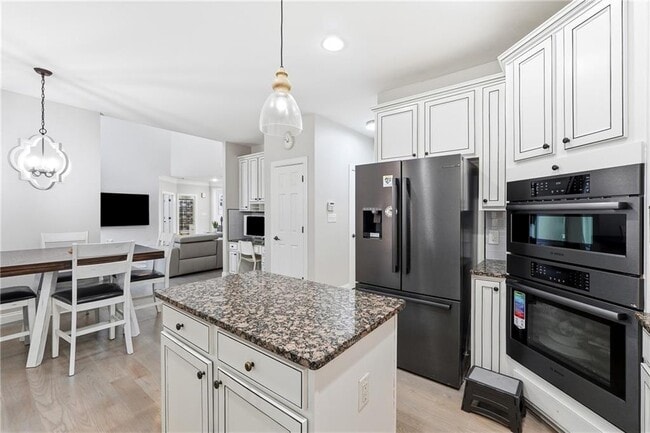 Building Photo - 3330 Spencer St