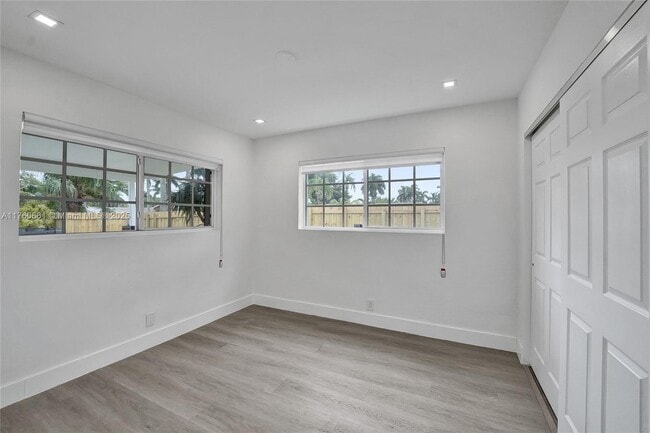 Building Photo - 2101 N 15th Ave