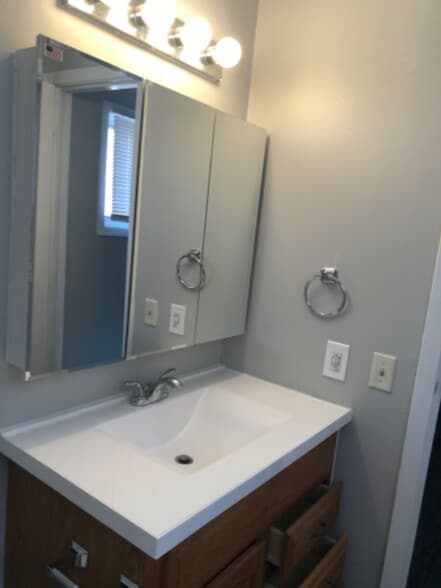 Building Photo - 4415 N 62nd St