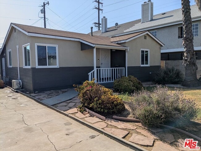 Primary Photo - 12507 Yukon Ave