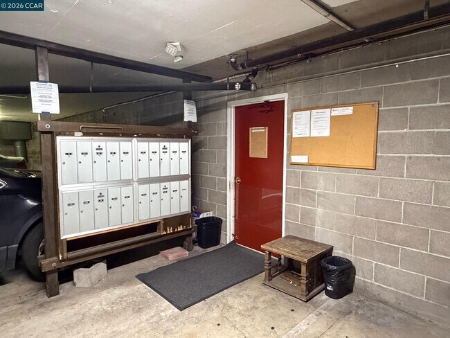 Building Photo - 401 Monte Vista Ave